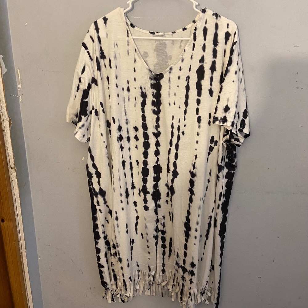 Meet Curve Black and White Tie Dye Swim Cover Up